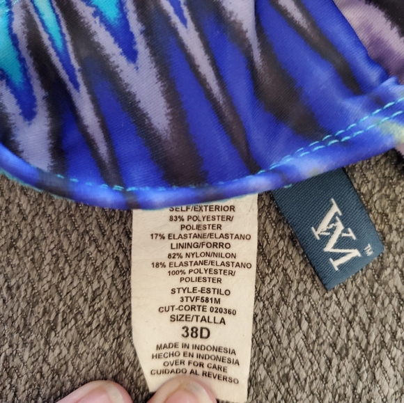 Bikini Set Large Bottoms & 38D Top - Picture 3 of 3